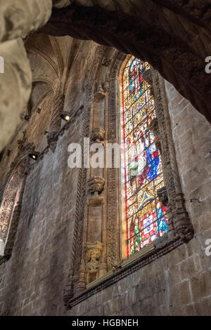 Glasfenster im Igreja Santa Maria, Belem, Lissabon, Portugal Stockfoto