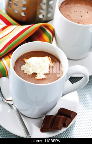 Tasse Kakao mit Schlagsahne Stockfoto