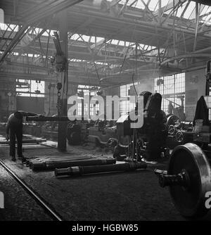 Im Inneren der Lokomotive Reparaturwerkstätten Sie auf ein Illinois Central Railroad Hof in Chicago, 1942. Stockfoto