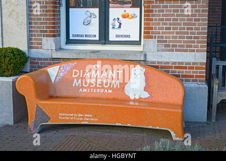 AMSTERDAM, Niederlande - 26. Dezember 2016: Orange Bank vor das Diamantenmuseum Stockfoto