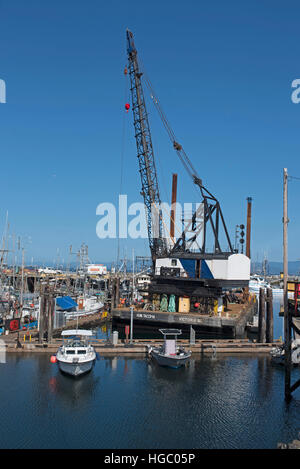 Die HM-Tacoma Sporn Lastkahn und Kran ich französischer Nebenfluß Hafen von Vancouver Island Kanada.  SCO 11.378. Stockfoto