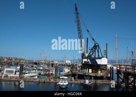 Die HM-Tacoma Sporn Lastkahn und Kran ich französischer Nebenfluß Hafen von Vancouver Island Kanada.  SCO 11.379. Stockfoto