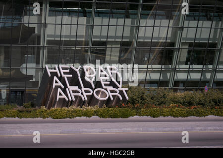 Heydar Aliyev International Airport Zeichen in Baku, Aserbaidschan Stockfoto