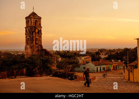 Trinidad, Kuba - 17. Dezember 2016: Ruinen der kolonialen katholische Kirche Santa Ana in Trinidad, Kuba Stockfoto