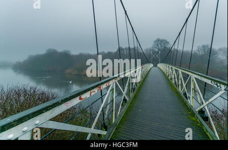 Howley Hängebrücke in Warrington, Cheshire Stockfoto