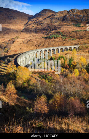 Glenfinnan Viadukt in den schottischen Highlands. Stockfoto