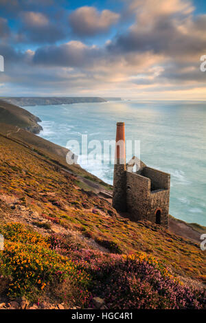 Towanroath Welle Maschinenhaus bei Wheal Coates in Cornwall. Stockfoto