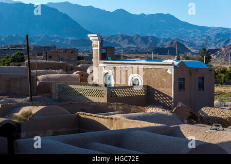 Schlamm gemauerten Gebäude im alten Teil des Dorfes Kharanaq in Ardakan County, Provinz Yazd, Iran Stockfoto