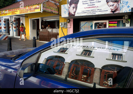 Juarez Theater in La Paz, Sea of Cortez, Baja California, Mexiko.  Straßenszene. Dieses Gebäude war der wichtigsten kulturellen Veranstaltungsort in Baja Californi Stockfoto