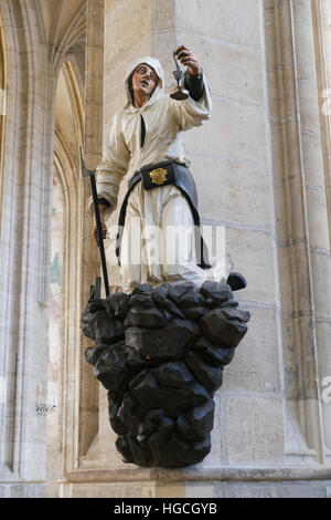 Statue von Silber Bergmann in St. Barbara Kirche, Kutna Hora Stockfoto