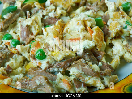 Machacado Con Huevo - geschreddert Gericht besteht aus trockenen Rindfleisch, die mit Eiern Rührei. Mexikanische Küche Stockfoto