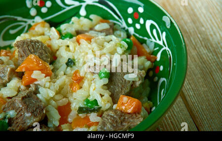 Arroz Borracho Reis mit Gemüse und Rindfleisch. Mexikanisches Essen Stockfoto