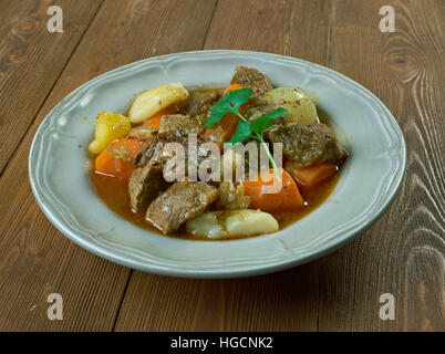 Boeuf ein la mode - französische Version dessen, was in den Vereinigten Staaten als Schmorbraten, geschmortes Rindfleisch-Gericht, Stockfoto