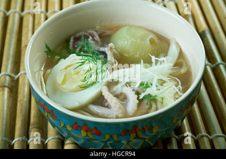 Mohinga Reis Nudeln und Fisch Suppe aus Myanmar.Burmese Küche Stockfoto