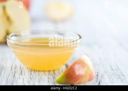 Portion frisch gemacht Apfelmus (close-up erschossen) auf Vintage-Hintergrund Stockfoto
