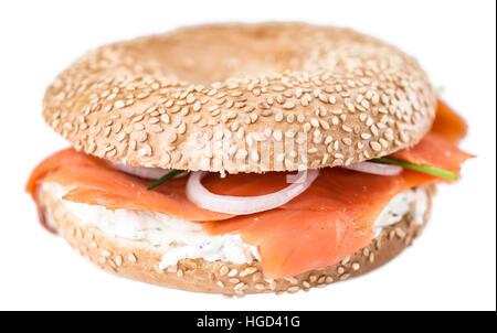 Frisch gemacht Bagel mit Lachs (Tiefenschärfe; detaillierte Nahaufnahme) Stockfoto