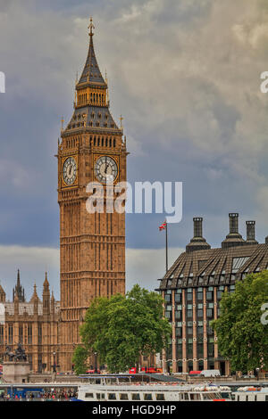 Big Ben gesehen von Fluß Themse London UK Stockfoto