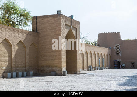 Eines der Tore im ältesten erhaltenen persischen Garten im Iran genannt Fin Garten (Bagh-e Fin), befindet sich in Kashan Stadt Stockfoto