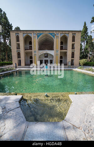 Innenhof des ältesten erhaltenen persischen Garten im Iran genannt Fin Garten (Bagh-e Fin), befindet sich in Kashan Stadt Stockfoto