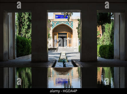 Pool der wichtigsten Pavillon im ältesten erhaltenen persischen Garten im Iran genannt Fin Garten (Bagh-e Fin), befindet sich in Kashan Stadt Stockfoto