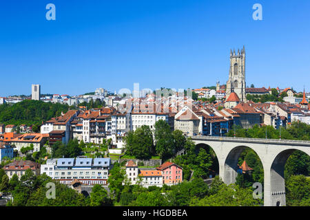 Kathedrale St. Nikolaus in FribourgSwitzerland Stockfoto