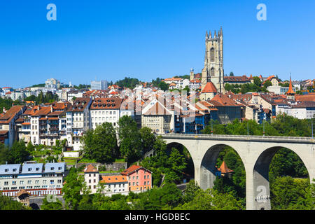 Kathedrale St. Nikolaus in FribourgSwitzerland Stockfoto