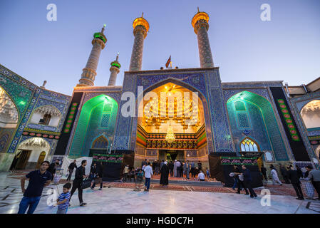 Eingang zum Grab von Fatima in Fatima Masumeh Schrein, insgesamt Islam heiligen Ort in Qom Stadt, Hauptstadt der Provinz Qom in Iran Stockfoto