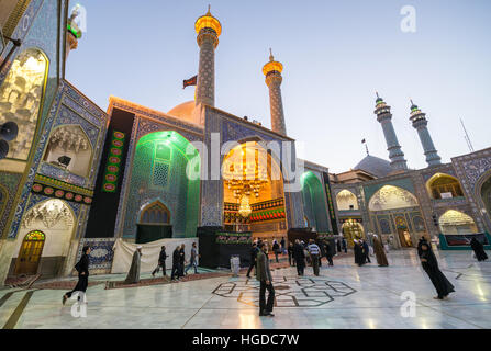 Eingang zum Grab von Fatima in Fatima Masumeh Schrein, insgesamt Islam heiligen Ort in Qom Stadt, Hauptstadt der Provinz Qom in Iran Stockfoto