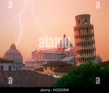 Schiefen Turm und dem Dom bei Sonnenuntergang, Pisa, Toskana, Italien Stockfoto