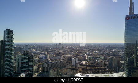 Luftaufnahme des Unicredit Tower und Solaria Tower, Mailand, Italien. Stockfoto