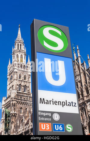 Deutschland, Bayern, München, Marienplatz, U-Bahn Ortseingangsschild Stockfoto