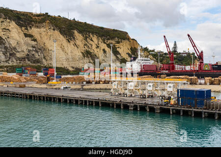 Protokolle bereit, verladen sein Schiff in Napier Neuseeland Stockfoto