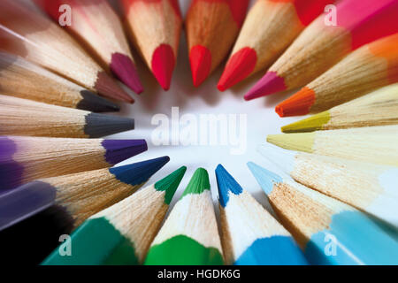 Bleistift Buntstifte in einem Kreis angeordnet Stockfoto