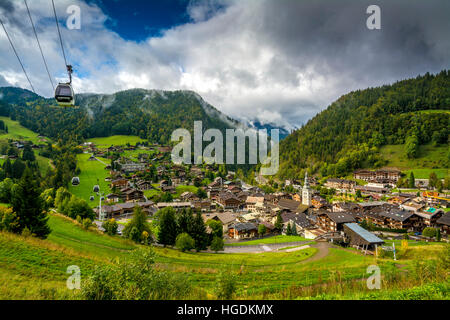 La Clusaz Dorf, Departement Haute-Savoie, Auvergne-Rhone-Alpes, Frankreich Stockfoto