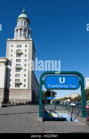 Der u-Bahnstation Frankfurter Tor in Berlin Stockfoto