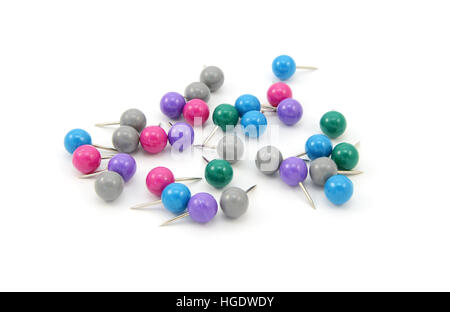 Sortiment von grau, rosa, grün und blau Push-Pins, isoliert auf weißem Hintergrund Stockfoto