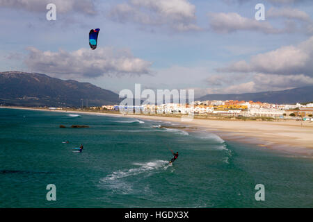 Kite Surf Seelandschaft Welle Meer Tarifa Andalucia Spanien Stockfoto