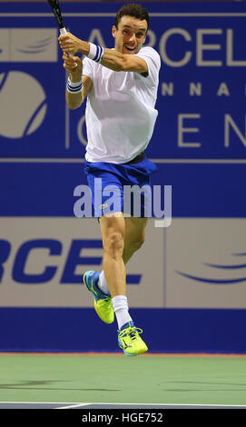 Chennai, Indien. 8. Januar 2017: Chennai Open: Roberto BAUTISTA-AGUT (ESP) kehrt seinen Gegner Daniil Medwedew (RUS) mit 6-3,6-4. in Chennai auf 8. Januar 2017 und wurde zum AIRCEL Chennai OPEN CHAMPION 2017. Bildnachweis: Seshadri SUKUMAR/Alamy Live-Nachrichten Stockfoto