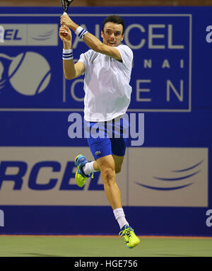 Chennai, Indien. 8. Januar 2017: Chennai Open: Roberto BAUTISTA-AGUT (ESP) kehrt Gesten seines Gegners Daniil Medwedew (RUS) mit 6-3,6-4. in Chennai auf 8. Januar 2017 und wurde zum AIRCEL Chennai OPEN CHAMPION 2017. Bildnachweis: Seshadri SUKUMAR/Alamy Live-Nachrichten Stockfoto