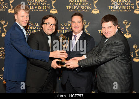 Las Vegas, Nevada, USA. 7. Januar 2017. Christan Greieich, Laszlo Gaspar, Chris Rovtar und Stefan Jenzowsky von Siemens Unihockey die Auszeichnung auf der 68. Technology and Engineering Emmys am 7. Januar 2017 im Bellogio Hotel in Las Vegas, NV. © Foto Zugang/Alamy Live-Nachrichten Stockfoto