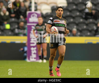 KCOM Stadion, Hull, UK. 8. Januar 2017. Hull FC V Rumpf KR Clive Sullivan Trophy Pre-Saison 2017 freundlich. Albert Kelly von Hull FC auf den Angriff gegen Hull KR Bild von Stephen Gaunt/Touchlinepics.com/Alamy © Live-Nachrichten Stockfoto