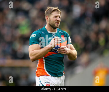 KCOM Stadion, Hull, UK. 8. Januar 2017. Hull FC V Rumpf KR Clive Sullivan Trophy Pre-Saison 2017 freundlich. Nick Scruton von Hull KR in Aktion gegen Hull FC Bild von Stephen Gaunt/Touchlinepics.com/Alamy © Live-Nachrichten Stockfoto