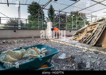 Werke von Isolierung und Abdichtung Terrasse - Dach Stockfoto