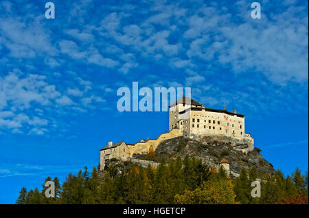 Schloss Tarasp, Tarasp, Unterengadin, Graubünden, Graubünden, Schweiz Stockfoto