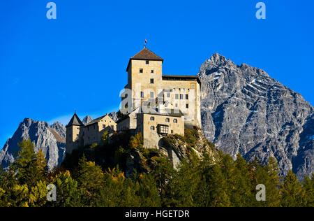 Schloss Tarasp, Tarasp, Unterengadin, Graubünden, Graubünden, Schweiz Stockfoto