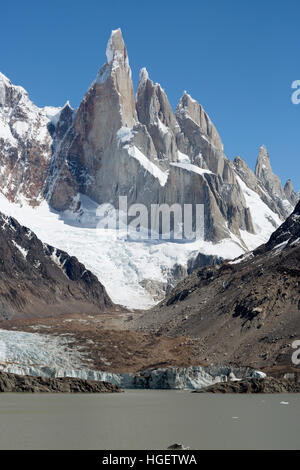 Laguna Torre mit Blick auf den Cerro Torre, El Chalten, Patagonien, Argentinien, Südamerika Stockfoto