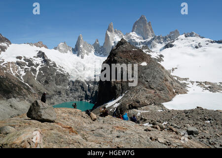 Blick auf Mount Fitz Roy und Laguna de Los Tres und Laguna Sucia, El Chalten, Patagonien, Argentinien, Südamerika Stockfoto