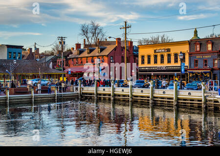 Blick auf die Uferpromenade in Annapolis, Maryland. Stockfoto