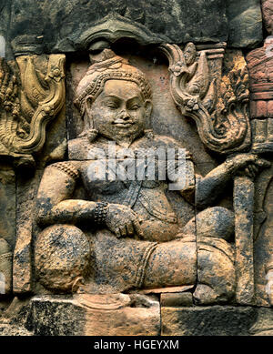 Die Terrasse des Lepra-Königs befindet sich in der nordwestlichen Ecke des Royal Square von Angkor Thom, Kambodscha. Es entstand im Bayon-Stil unter Jayavarman VII, obwohl der moderne Name leitet sich von 15. Jahrhundert Skulptur auf dem Gelände entdeckt. Die Statue zeigt den Hindu-Gott Yama, dem Gott des Todes (Angkor Komplex verschiedene archäologische Hauptstädte Khmer Reich 9-15. Jahrhundert Angkor Kambodscha) Stockfoto