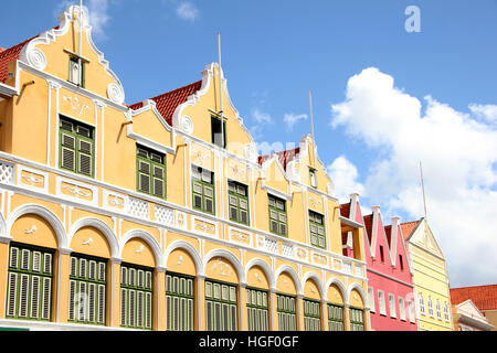Typische Architektur der niederländischen Antilies von Aruba, Curacao & Bonaire, Karibik. Stockfoto